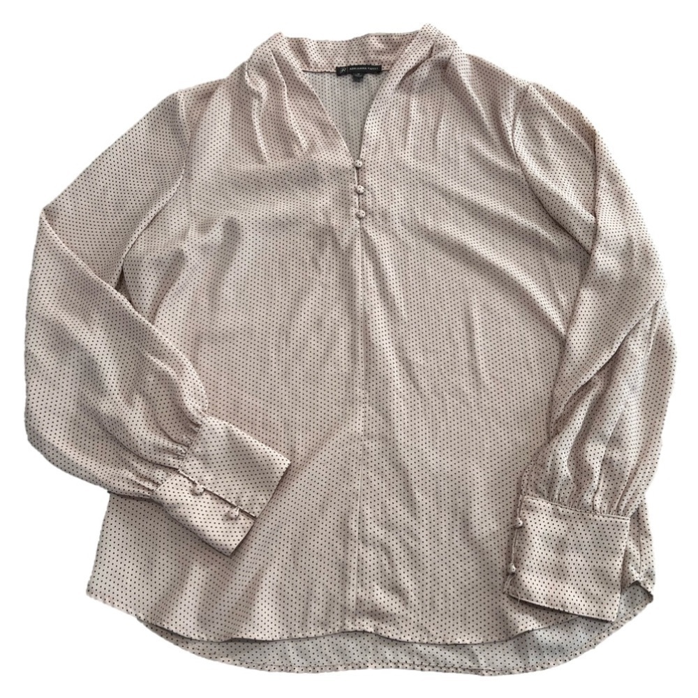 Adrianna Papell Blush Pink w/ Black pattern Long Sleeve V-neck Blouse Size Med.